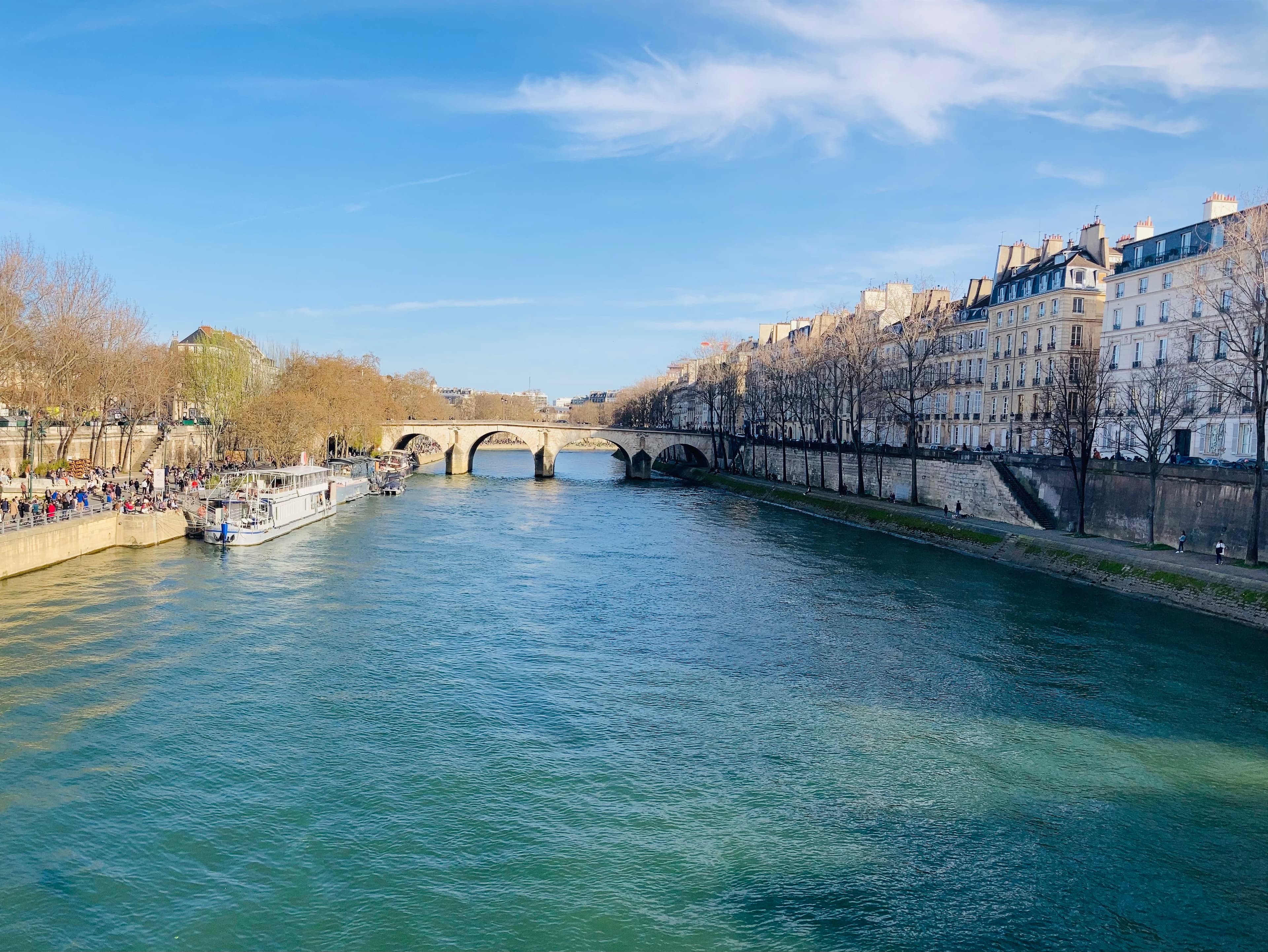 Beau temps sur Paris le 28 Mars 2021, vue sur le pont Marie, photo postée par Slvain Lajeunesse