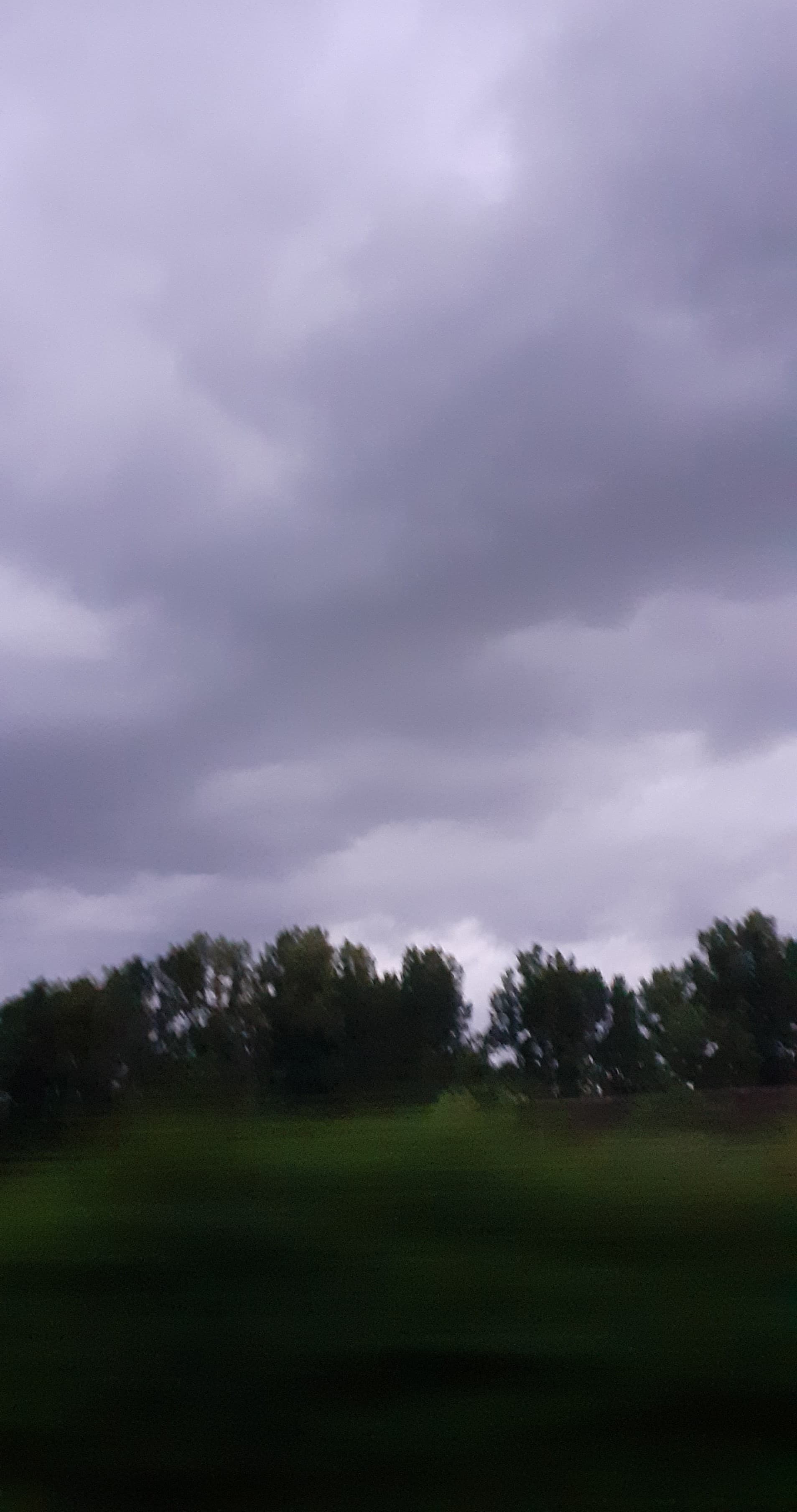 Ciel nuageux à Château Renard