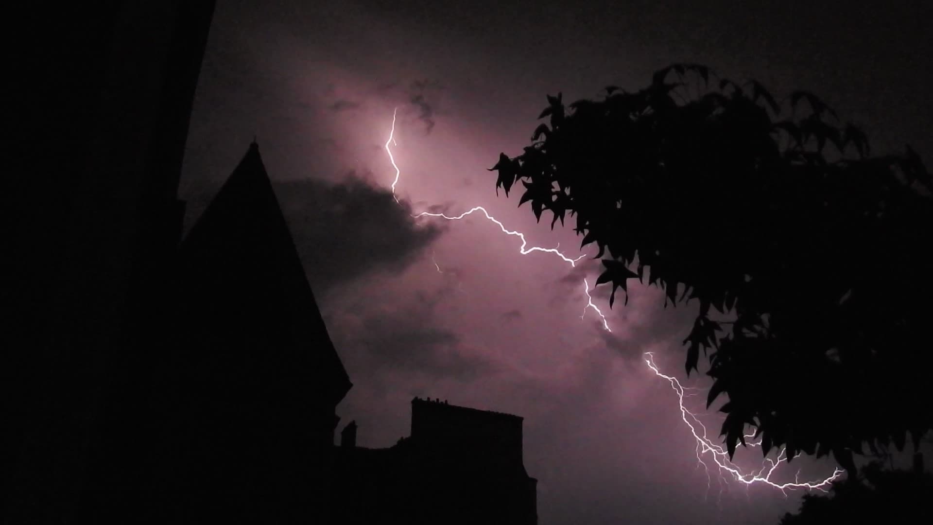orage du jeudi 19 mai 2022 Paris 17e