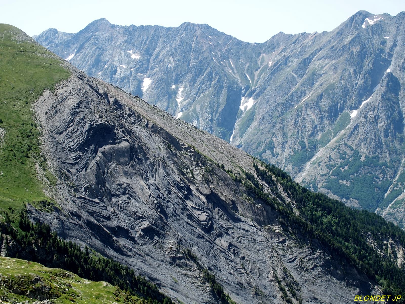 Plissements en montant au Lac du Vallon