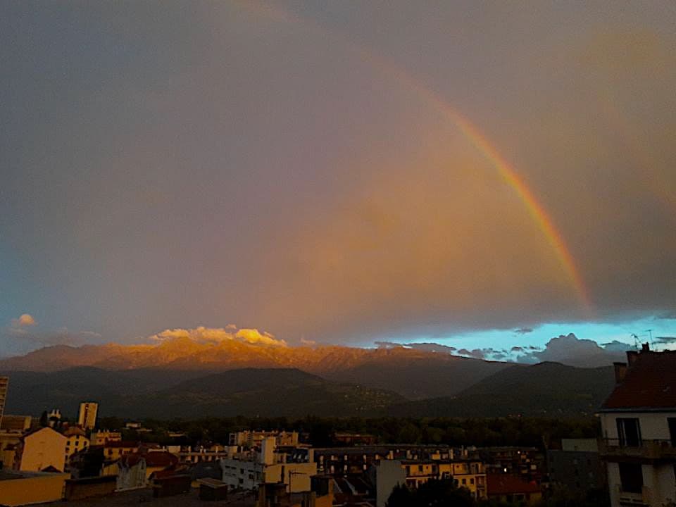 Arc en ciel vespéral sur Belledonne