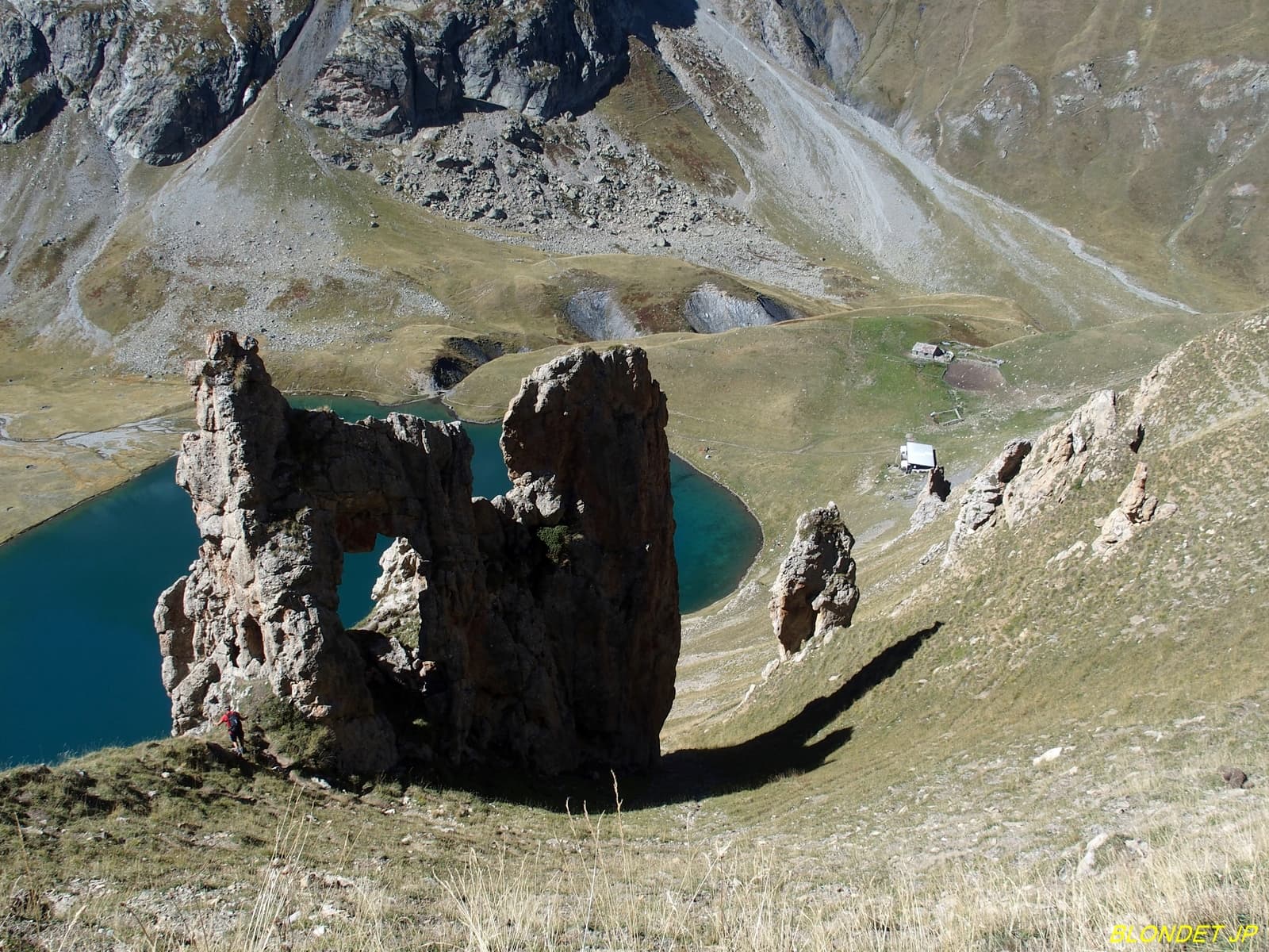 Roche Percée au dessus du Lac de la Muzelle