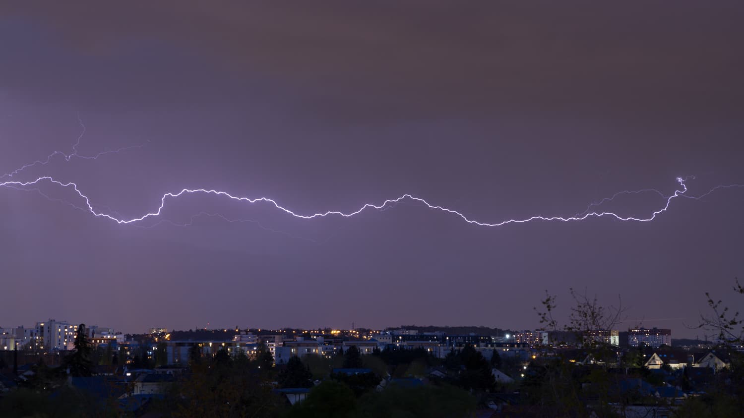 Ligne orageuse vespérale.