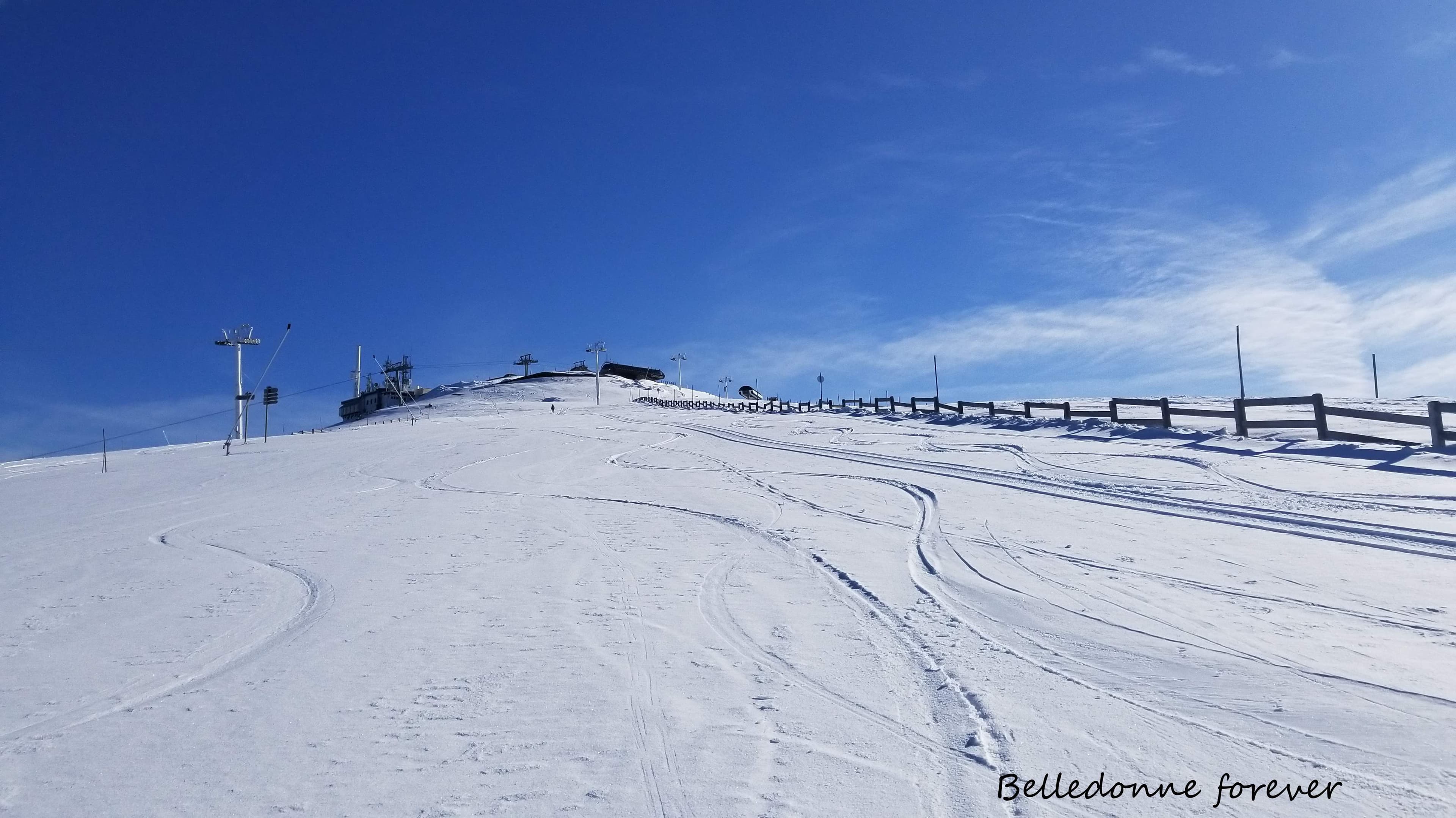 Gros déficit de neige cet hiver sauf depuis la fermeture de la station - c'est beau une montagne sans bruit A.P.
