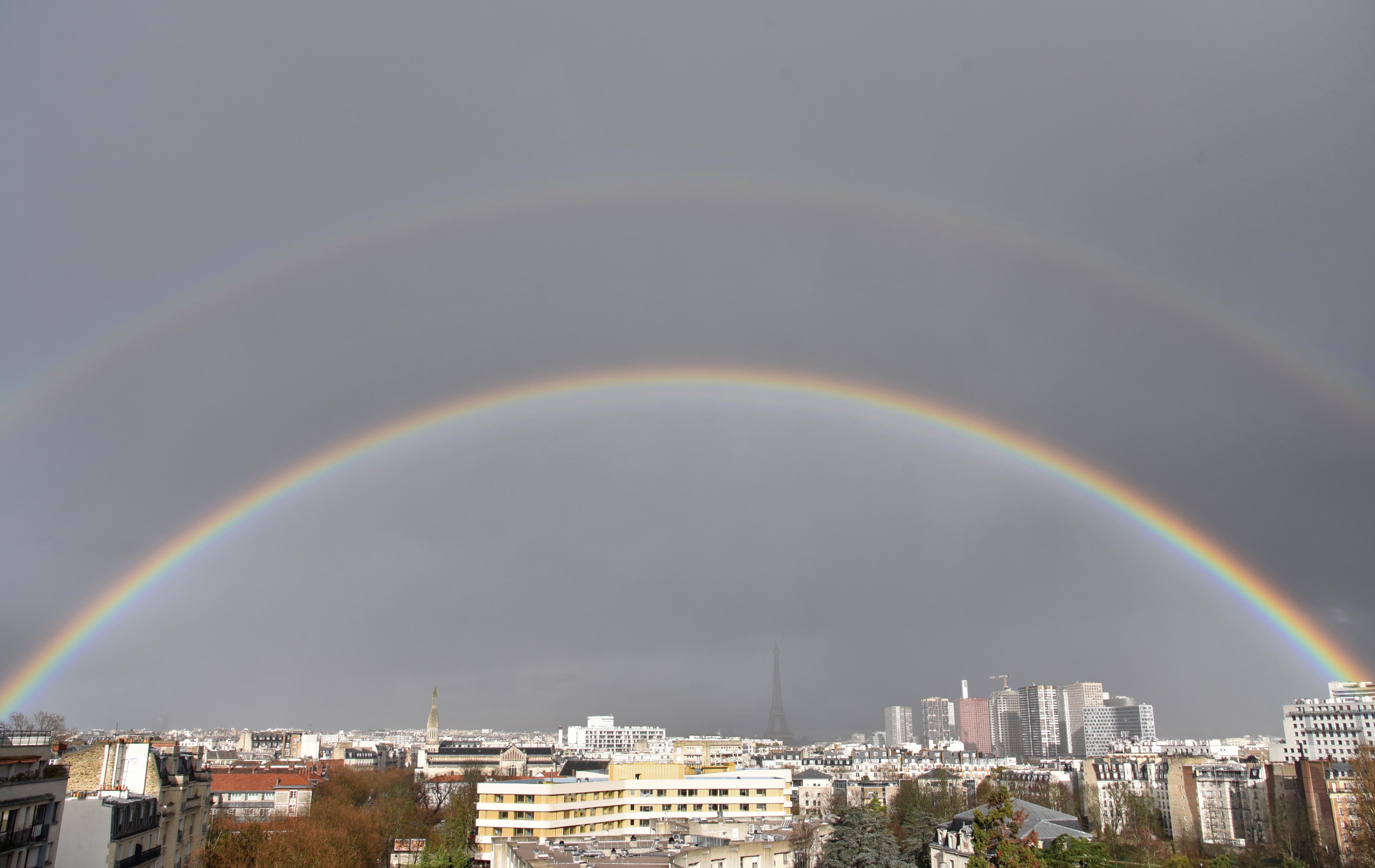 Double arc en ciel parisien -2