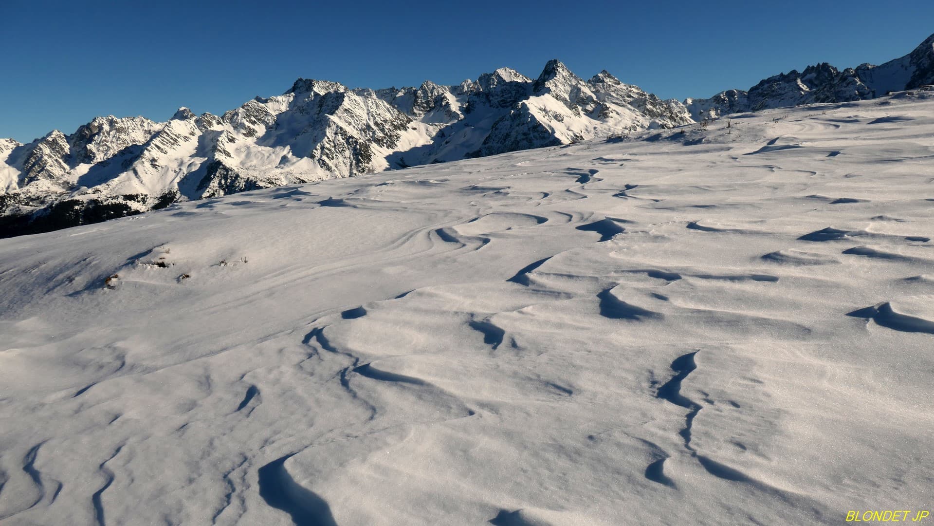 Chaîne de Belledonne vue du Grand Rocher