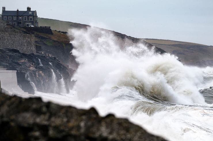 Image d'illustration pour Tempête Brendan : vents violents et forte houle sur les Îles Britanniques