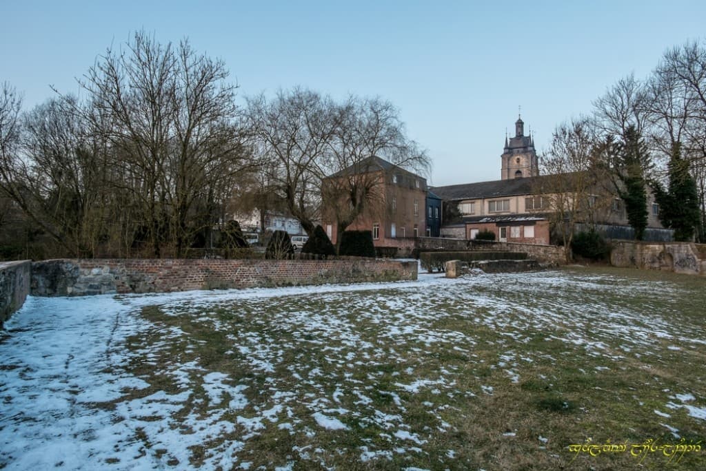 Neige et collégiale
