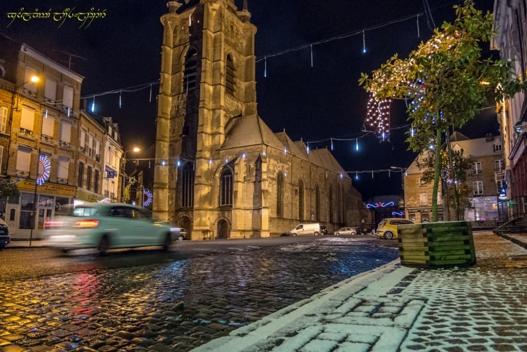 Un peu de neige à la nuit tombée